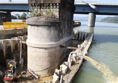 Pier upgrade Steyregg Danube Bridge in Linz - Austria