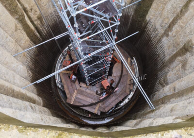 Vertikaler Ortbetonschacht mit Flachstellen geschalt mit der Kletterschalung von RSB Formwork Technology GmbH