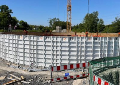 4 Schächt mit schalungsbündigen Zu- und Abläufen und mehreren Flachstellen von RSB Formwork Technology GmbH.