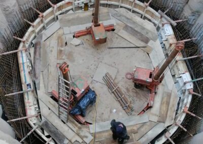 Beim Viehbachsammler 3 in Solingen werden 7 Schächte mit schalungsbündigen Zu- und Abläufen und mehreren Flachstellen von RSB Formwork Technology GmbH gebaut