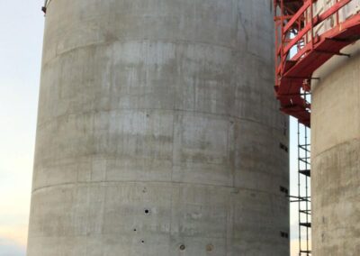 Faulturm mit gerader Decke und eckiger Gashaube gebaut von RSB Formwork Technology GmbH