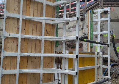 Die Sonderschalung für die Drucktüre und den Rohrkeller von RSB Formwork Technology GmbH ausgelegt und bereitgestellt