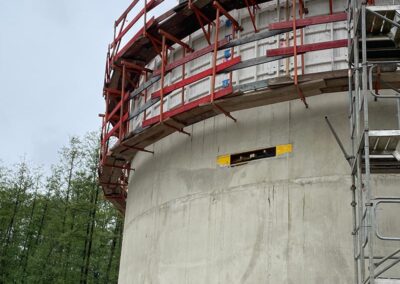 Bau des Faulturmes von RSB Formwork Technology GmbH bekommt die Kläranlage eine eigene Schlammbehandlung und die Möglichkeit Biogas zu nutzen