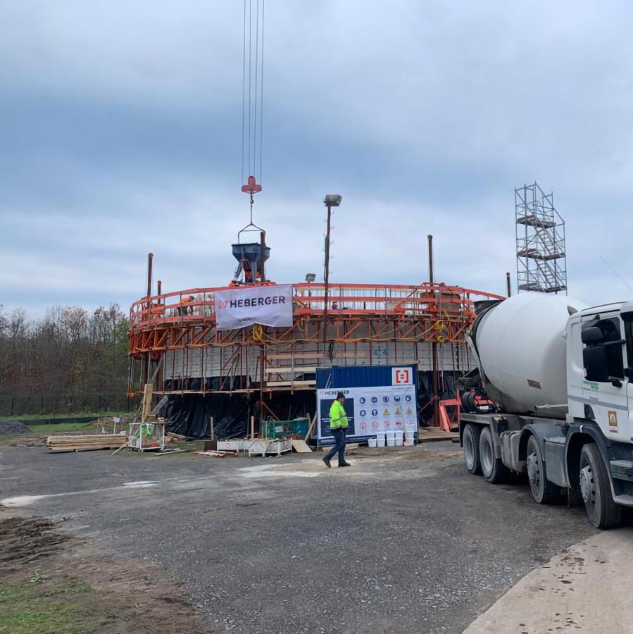 Drinking water tank with two chambers without holes of formwork anchors and covering with a textile formwork sheet from RSB Formwork Technology GmbH.