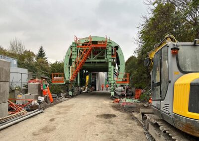 Der Horchheimer Tunnel ist vollständig nach den geltenden Regelwerken zu erneuern, es wird ein Tunnelschalwagen von RSB verwendet